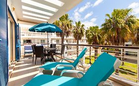 B06 - Top-Floor Marina 2 Bed Apartment